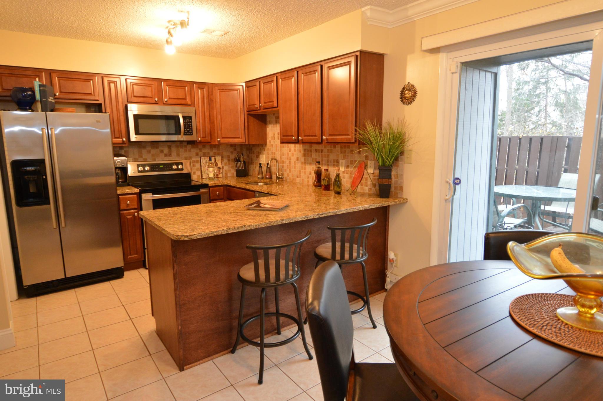 12148 Captiva Court Reston, VA 20191 - Photo 10 of 25 Kitchen