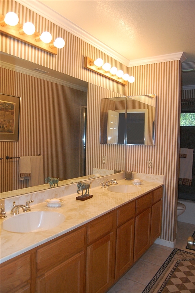 30715 Ranch Creek Road Valley Center, CA 92082 - Photo 17 of 25