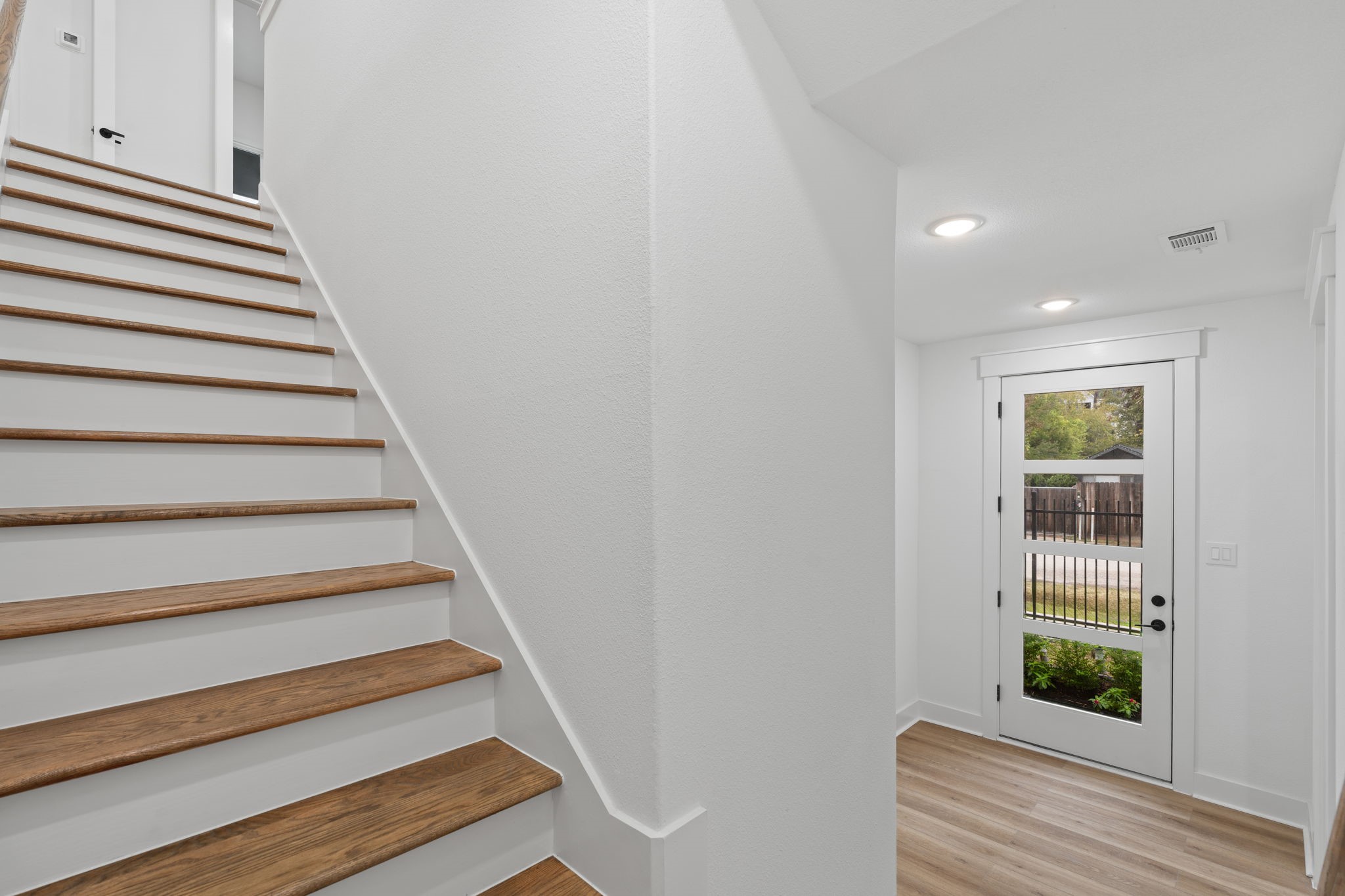 717 Janisch Road, Unit B Houston, TX 77018 - Photo 7 of 50