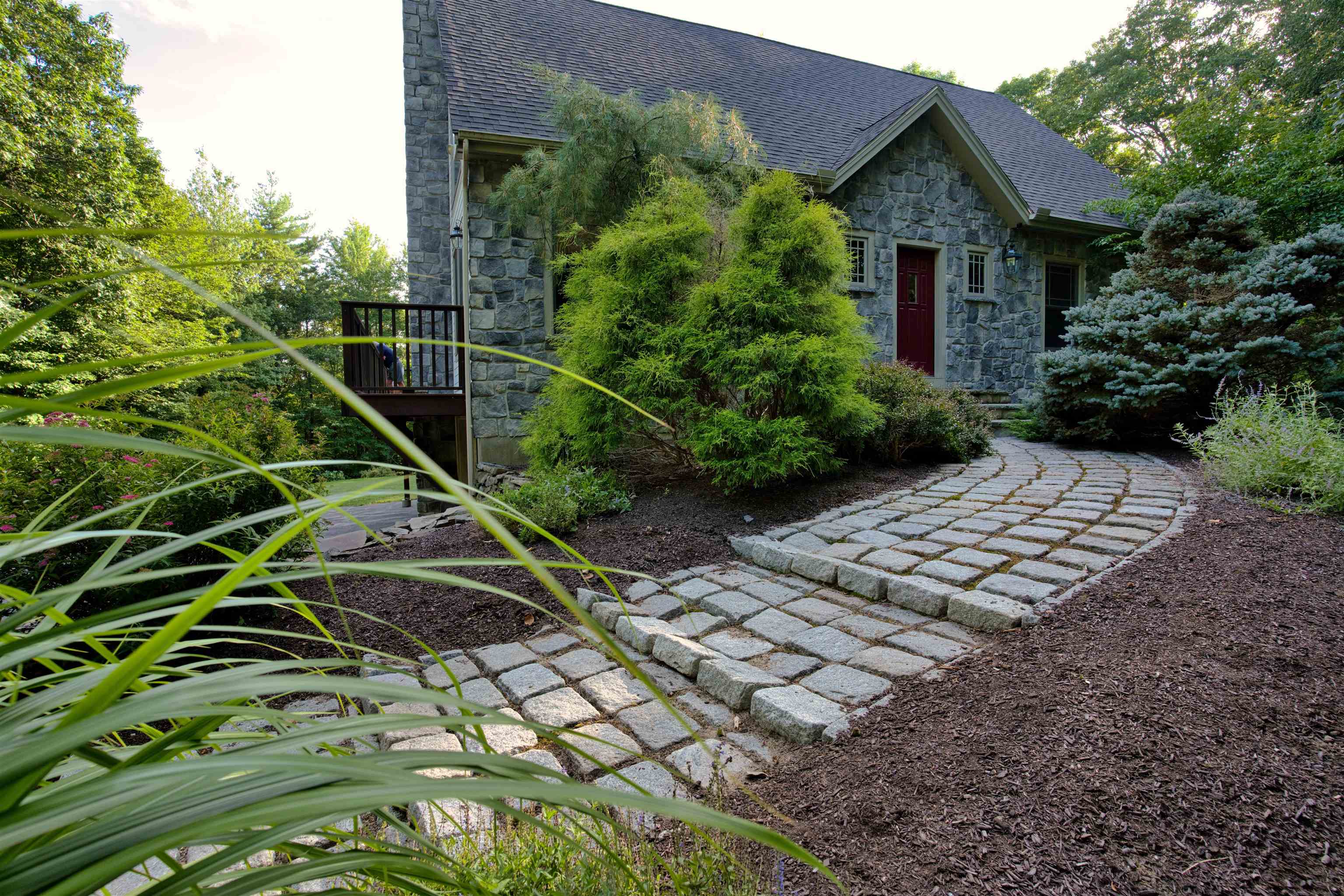 118 S Road Deerfield, NH 03037 - Photo 3 of 34