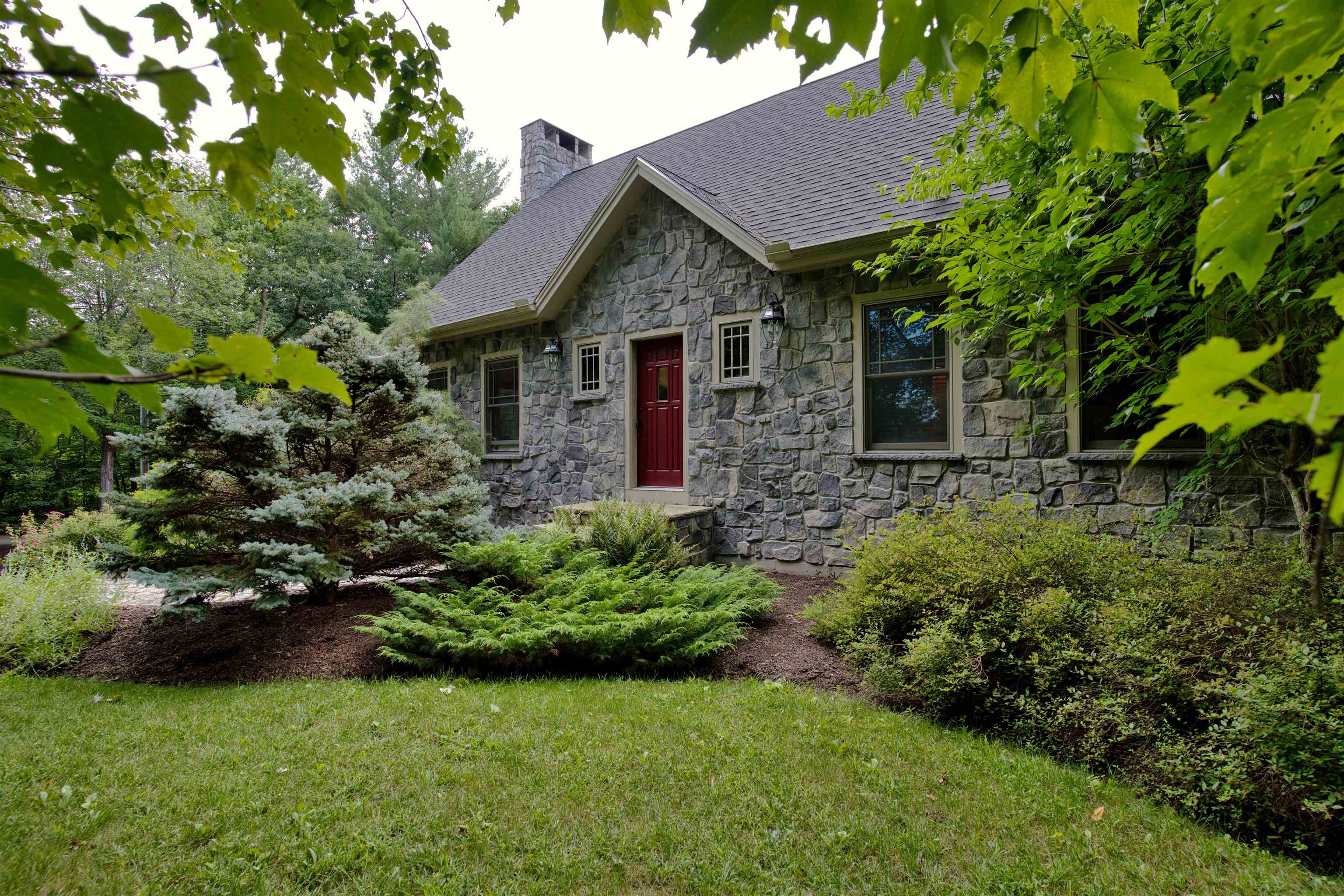 118 S Road Deerfield, NH 03037 - Photo 32 of 34