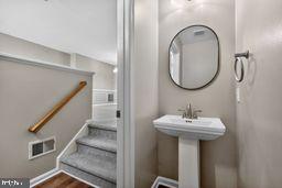 2621 Telluride Place Silver Spring, MD 20906 - Photo 29 of 90 Main Level - Powder Room