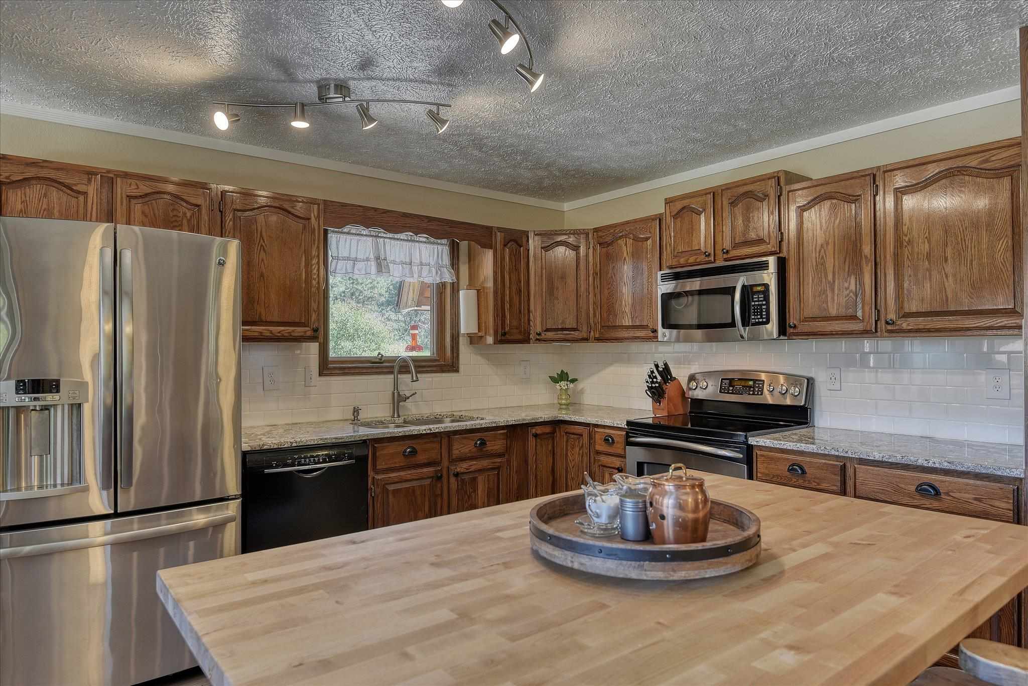 14714 East Blanchard Road Elk, WA 99009 - Photo 15 of 50