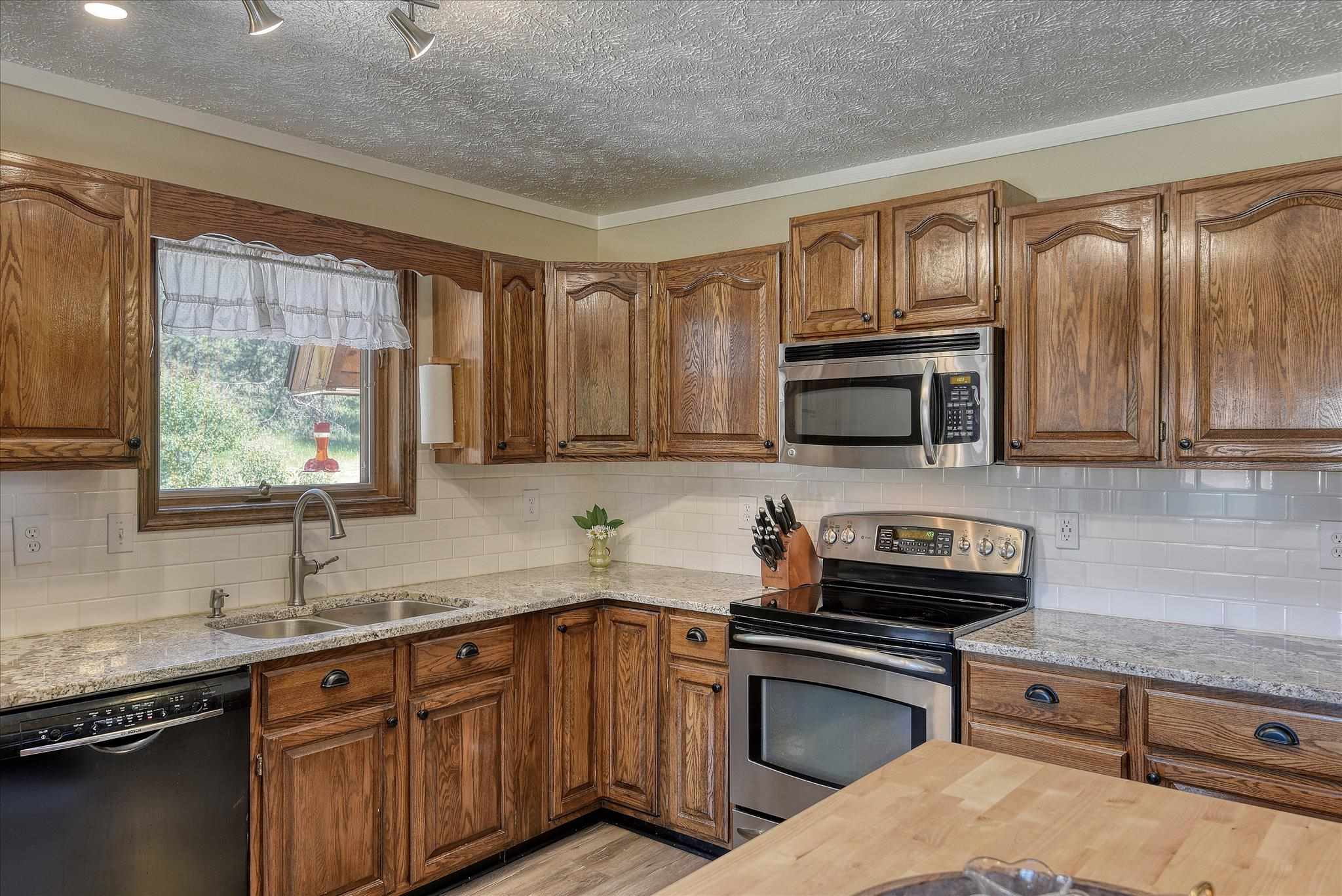 14714 East Blanchard Road Elk, WA 99009 - Photo 16 of 50