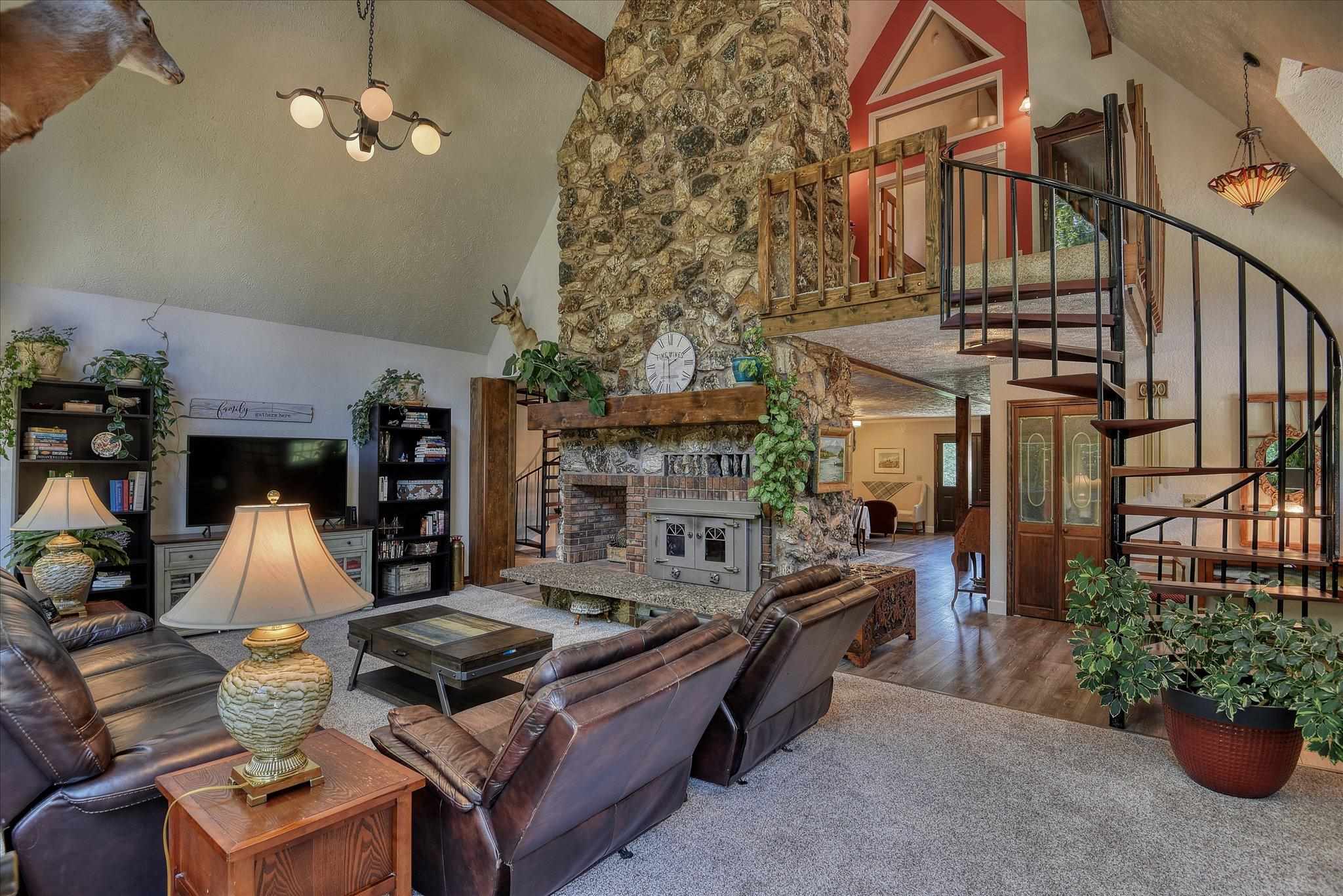 14714 East Blanchard Road Elk, WA 99009 - Photo 4 of 50
