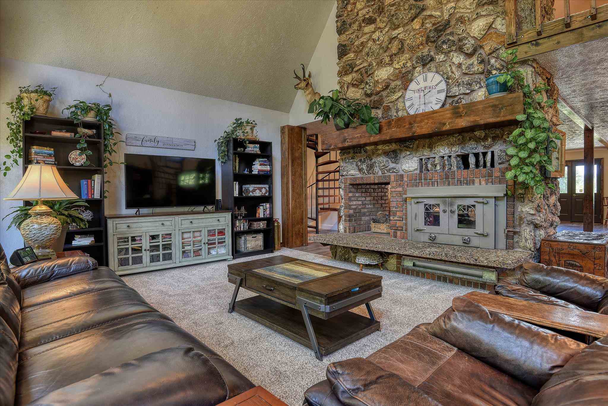 14714 East Blanchard Road Elk, WA 99009 - Photo 5 of 50