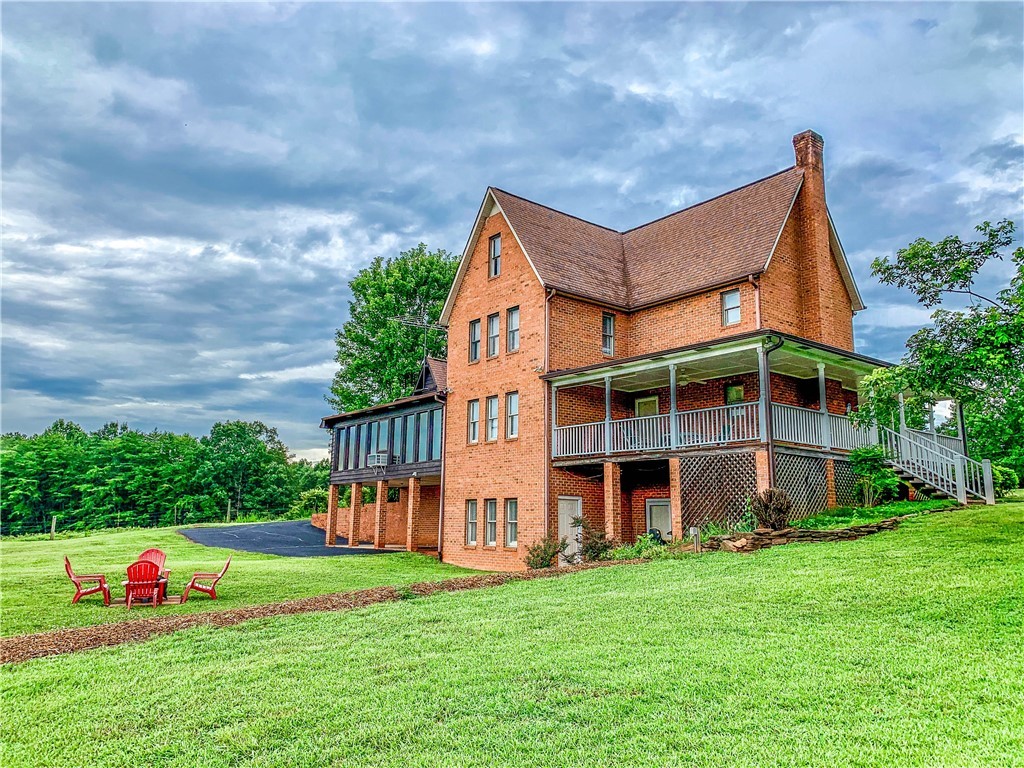 351 Chalmers Mountain Road Walhalla, SC 29691 - Photo 3 of 42 Gallery Image 3