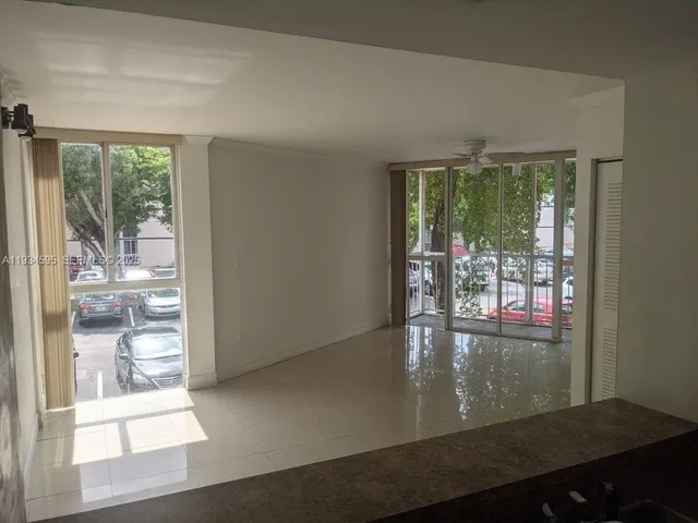 $2,250 | 7125 Northwest 186th Street, Unit B209, Hialeah, FL 33015