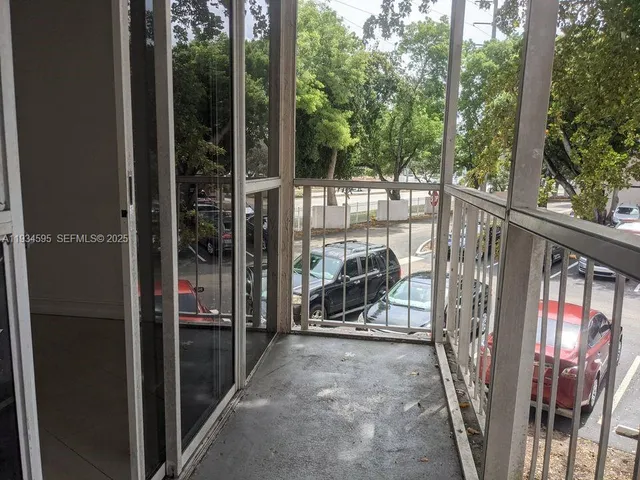 $2,250 | 7125 Northwest 186th Street, Unit B209, Hialeah, FL 33015