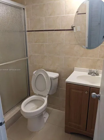 $2,250 | 7125 Northwest 186th Street, Unit B209, Hialeah, FL 33015