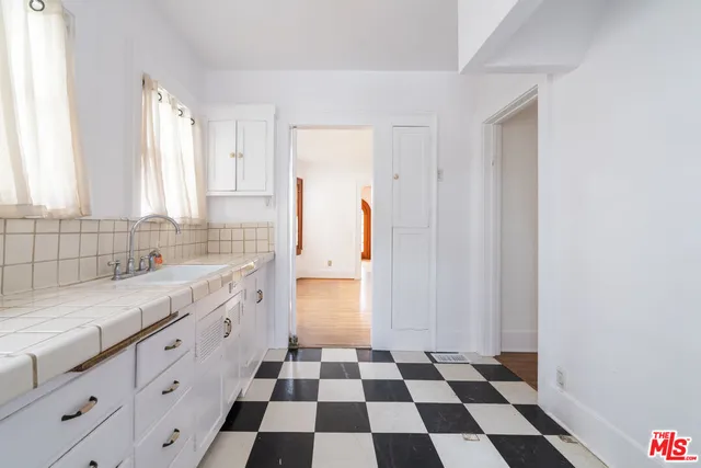 $1,799,000 | 253 North Irving Boulevard, Los Angeles, CA 90004