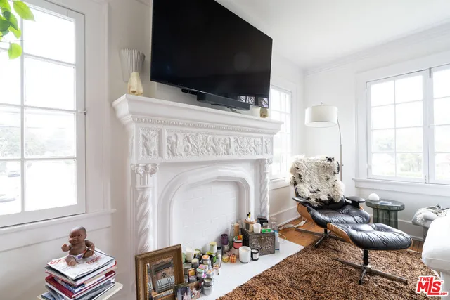 $1,799,000 | 253 North Irving Boulevard, Los Angeles, CA 90004