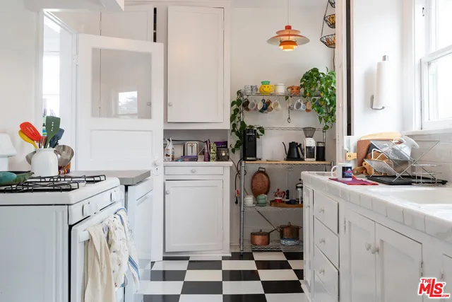 $1,799,000 | 253 North Irving Boulevard, Los Angeles, CA 90004