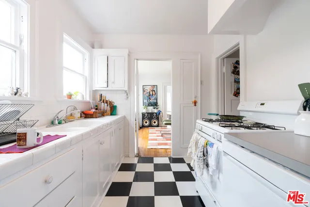 $1,799,000 | 253 North Irving Boulevard, Los Angeles, CA 90004