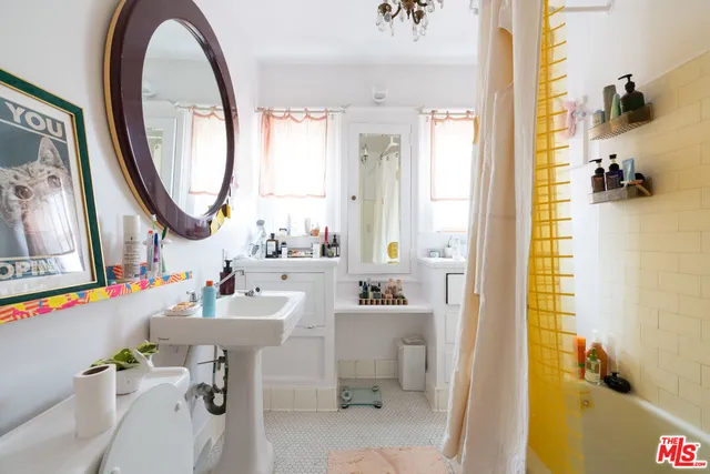 $1,799,000 | 253 North Irving Boulevard, Los Angeles, CA 90004