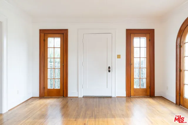 $1,799,000 | 253 North Irving Boulevard, Los Angeles, CA 90004