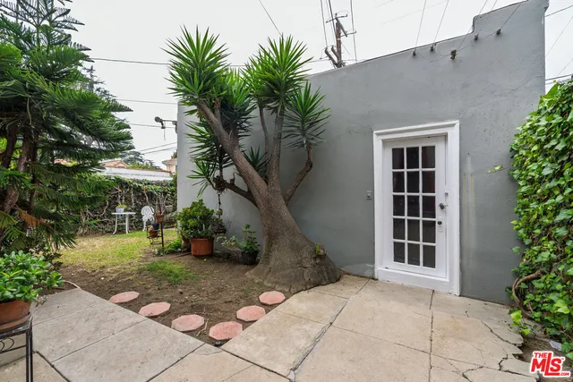 $1,799,000 | 253 North Irving Boulevard, Los Angeles, CA 90004