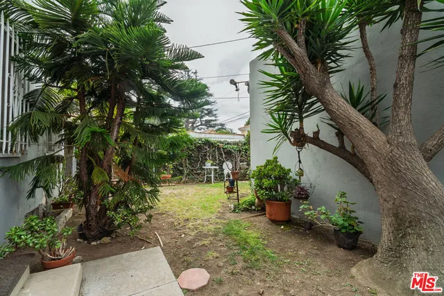 $1,799,000 | 253 North Irving Boulevard, Los Angeles, CA 90004