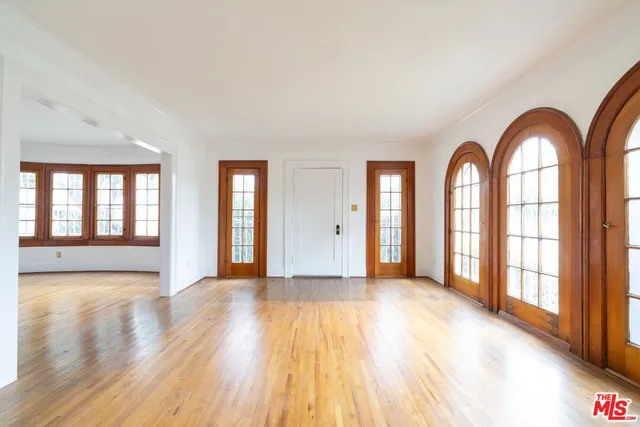 $1,799,000 | 253 North Irving Boulevard, Los Angeles, CA 90004