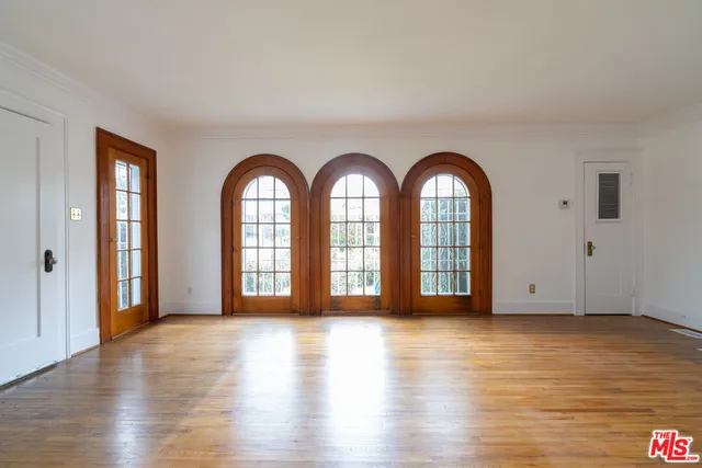 $1,799,000 | 253 North Irving Boulevard, Los Angeles, CA 90004