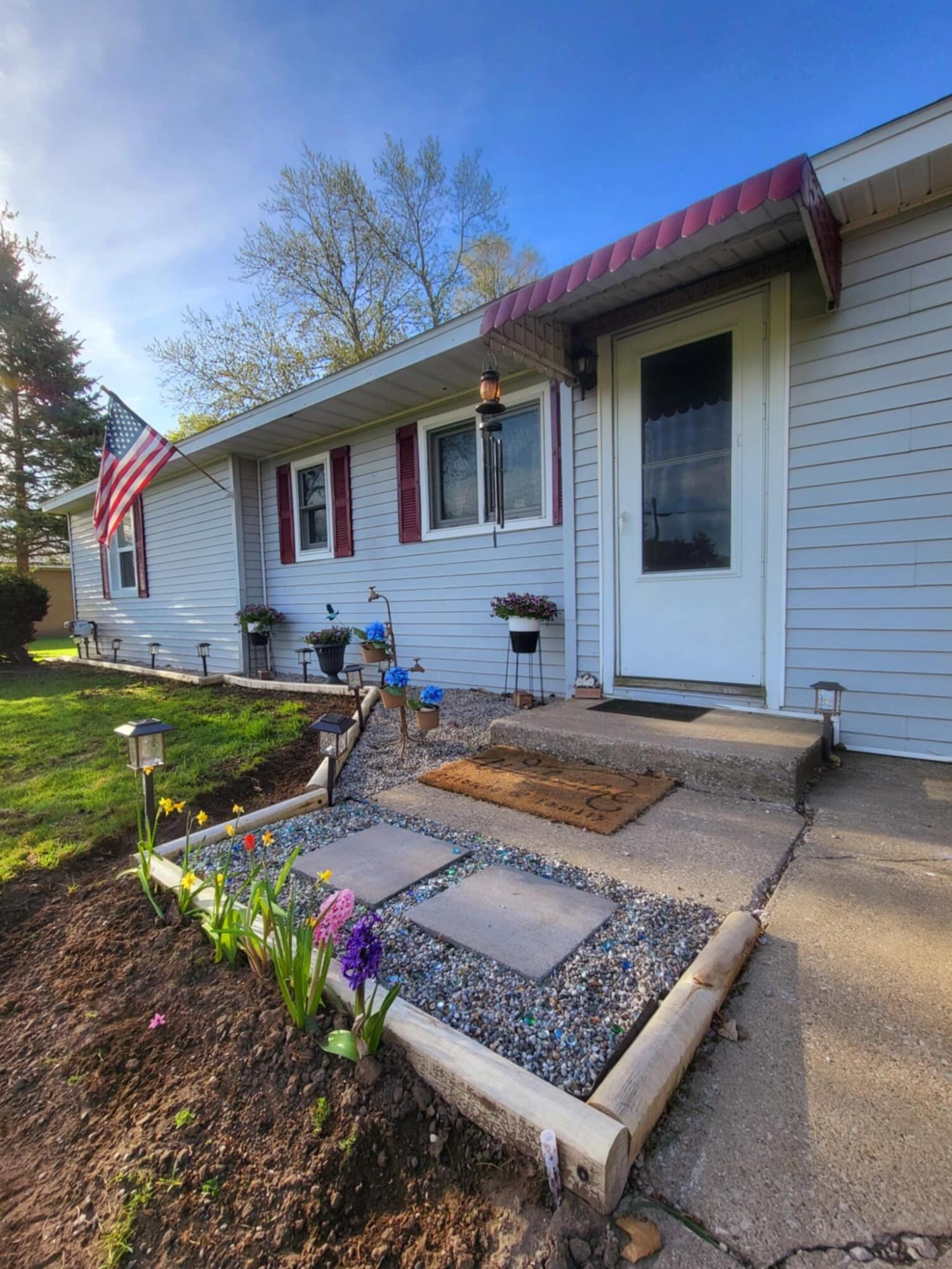9967 Elm Road Ovid, MI 48866 - Photo 4 of 28 d45b23b6-2bc8-493a-a628-2847e18992a2