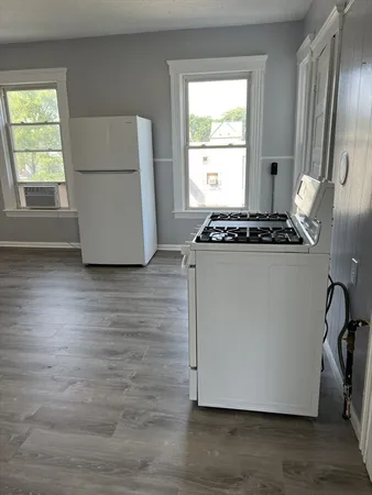 $2,300 | 8 Knowlton Avenue, Unit 3, Worcester, MA 01603