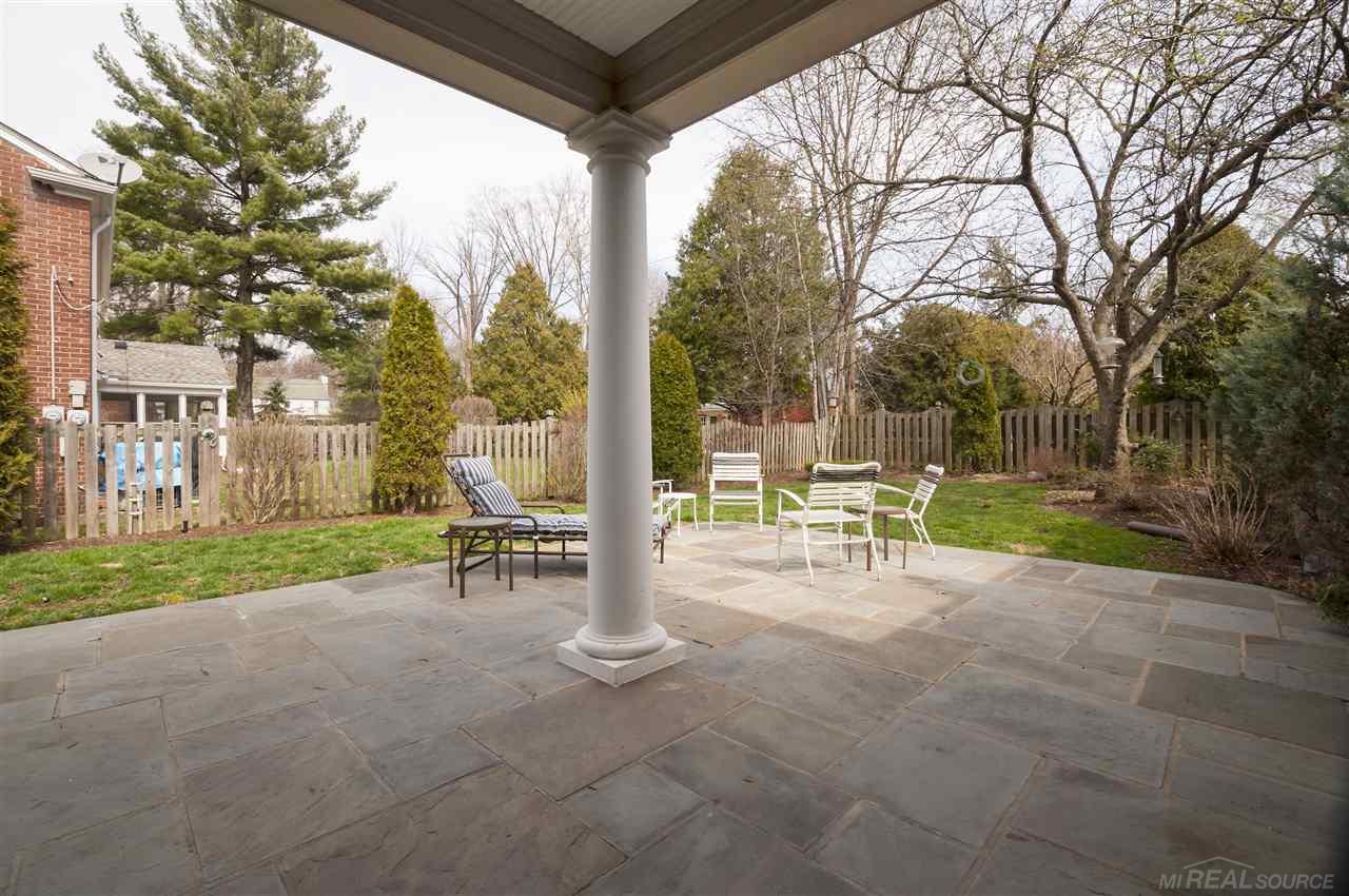 294 Stephens Road Grosse Pointe, MI 48236 - Photo 41 of 42 31317567-40.JPG