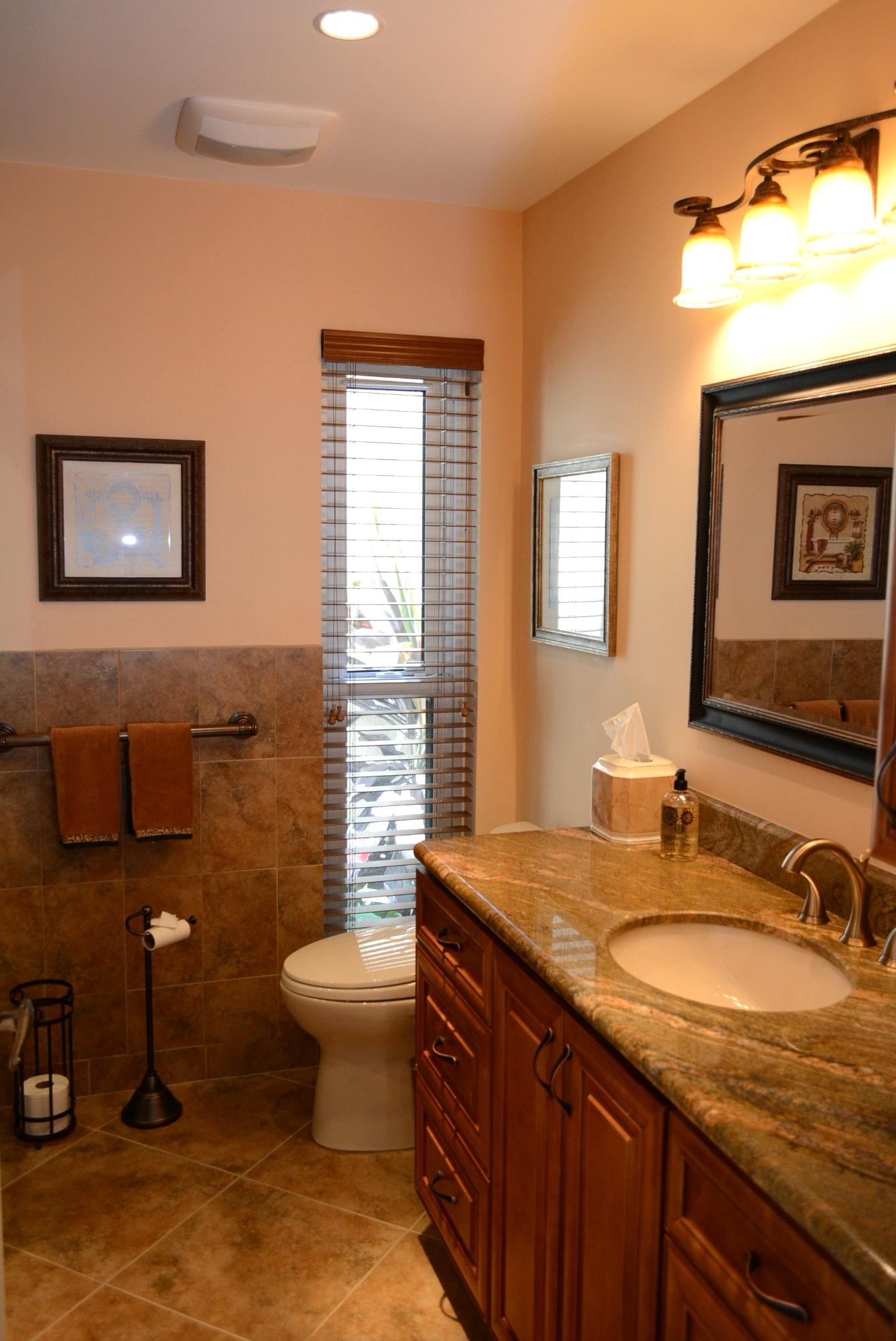 23376 Mirabella Circle South Boca Raton, FL 33433 - Photo 21 of 36 Guest Bath