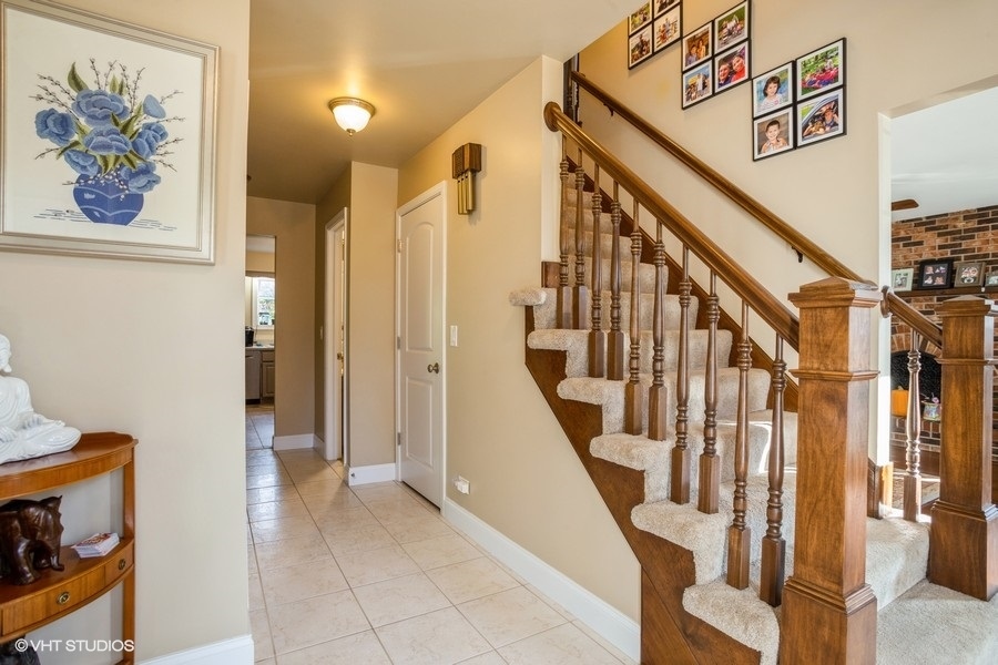 511 Ellsworth Avenue Addison, IL 60101 - Photo 3 of 21 Gallery Image 3