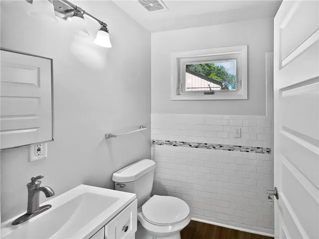 $300,000 | 7139 Hardy Street, Overland Park, KS 66204