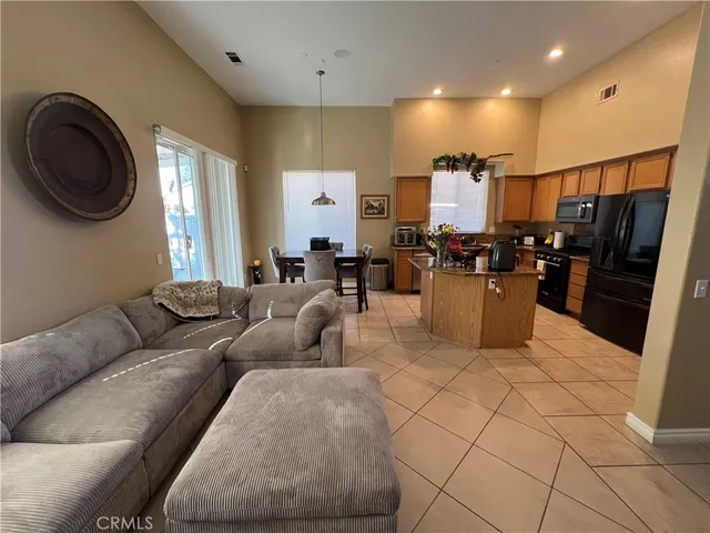 $3,300 | 1823 Church Street, Redlands, CA 92374