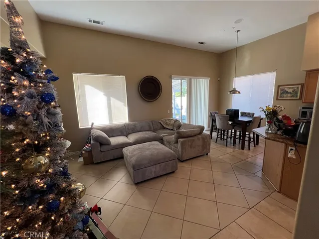 $3,300 | 1823 Church Street, Redlands, CA 92374