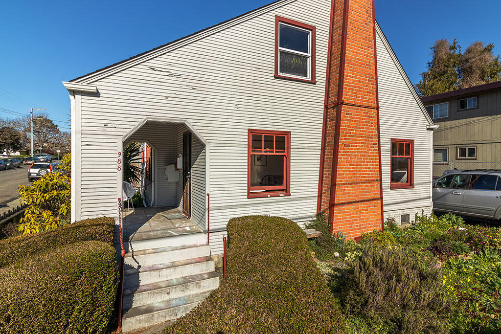 988 9th Street Arcata, CA 95521 - Photo 8 of 27 08