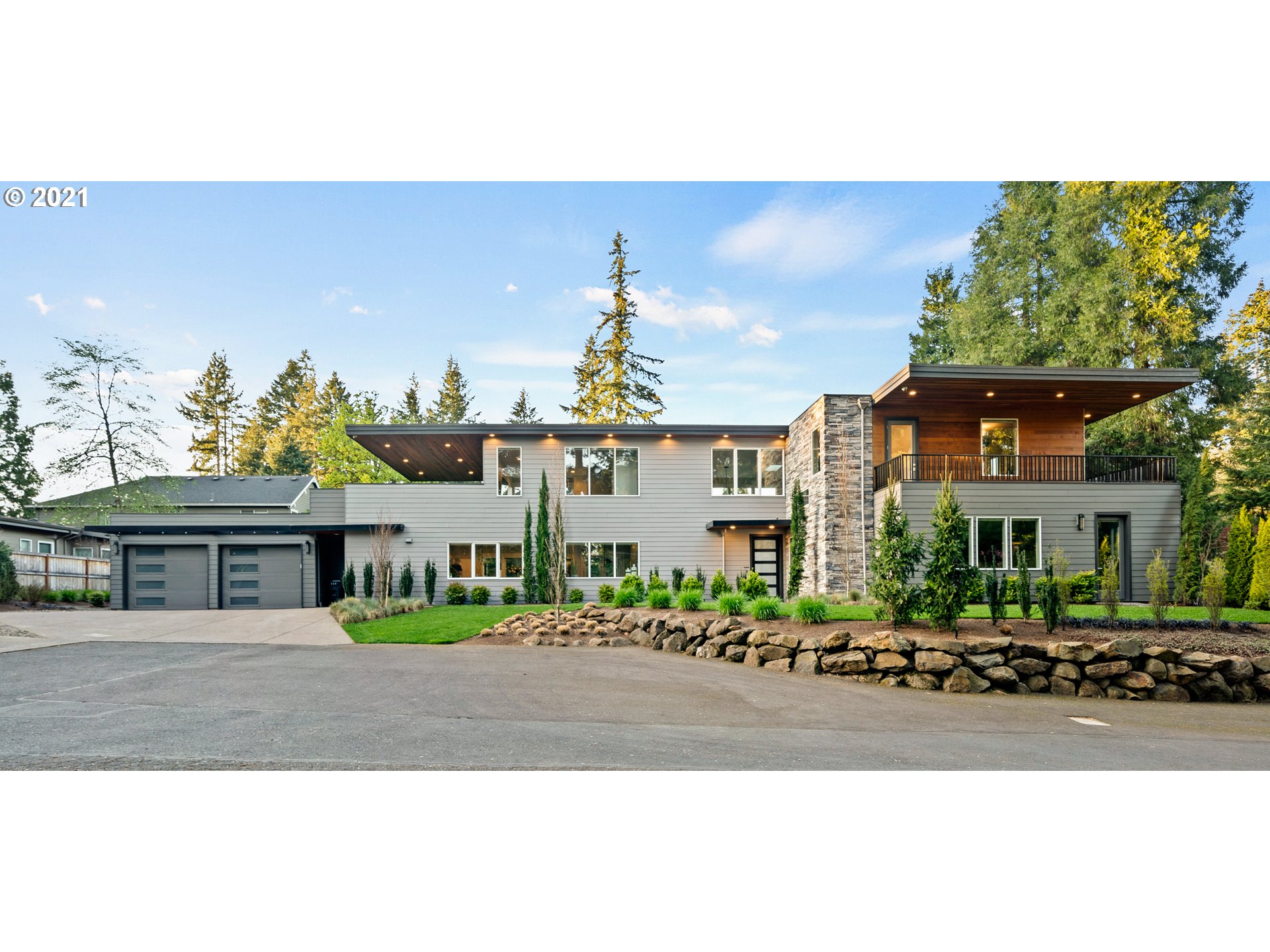 18639 Pilkington Road Lake Oswego, OR 97035 - Photo 1 of 32 Gallery Image 1