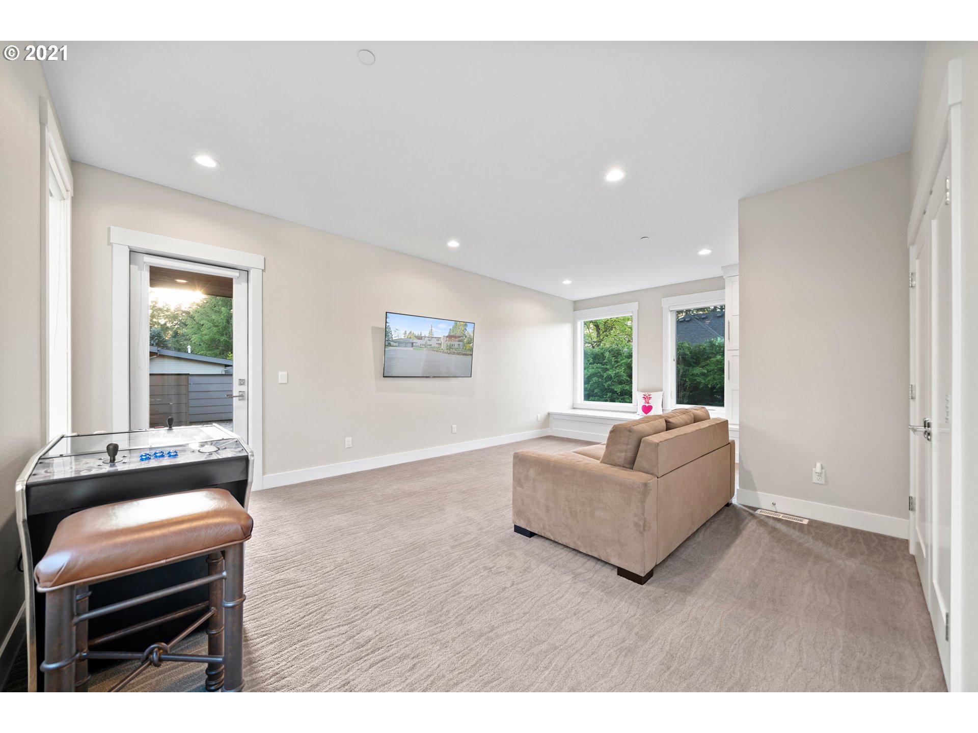 18639 Pilkington Road Lake Oswego, OR 97035 - Photo 23 of 32 Gallery Image 23