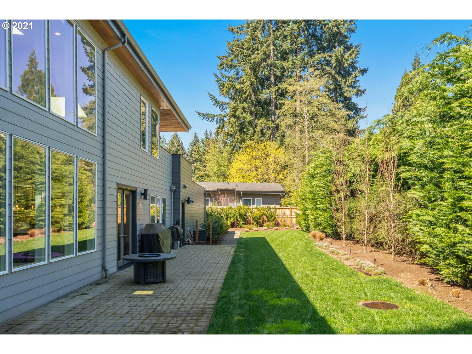 18639 Pilkington Road Lake Oswego, OR 97035 - Photo 29 of 32 Gallery Image 29