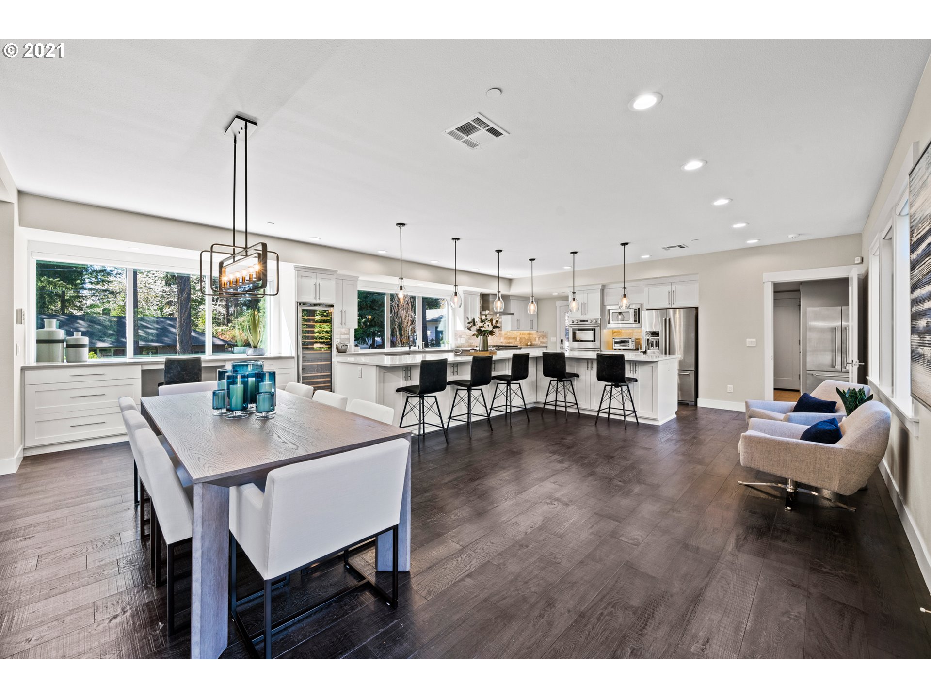 18639 Pilkington Road Lake Oswego, OR 97035 - Photo 6 of 32 Gallery Image 6
