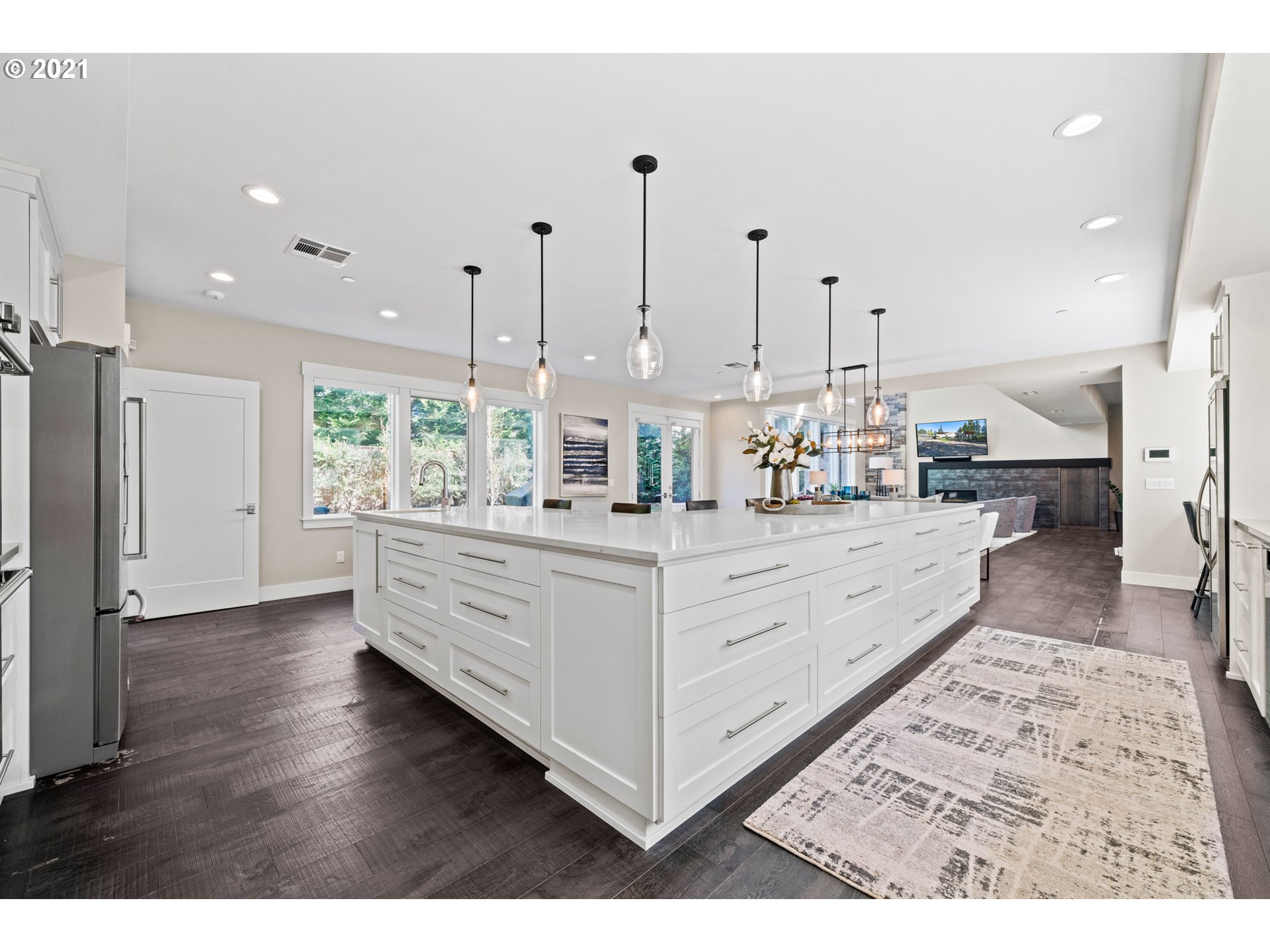 18639 Pilkington Road Lake Oswego, OR 97035 - Photo 9 of 32 Gallery Image 9