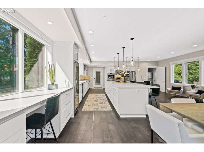 18639 Pilkington Road Lake Oswego, OR 97035 - Photo 10 of 32 Gallery Image 10