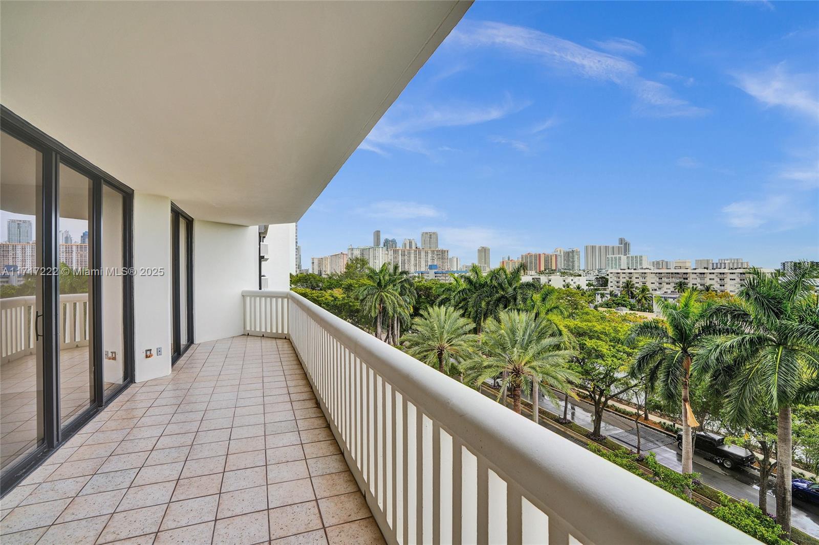 2000 Island Boulevard, Unit 608 Aventura, FL 33160 - Photo 29 of 38 a view of balcony