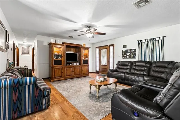 $210,000 | 504 Oak Allee Drive, Laplace, LA 70068