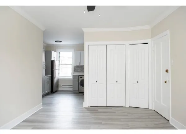 $2,295 | 3841 North Greenview Avenue, Unit 2W, Chicago, IL 60613