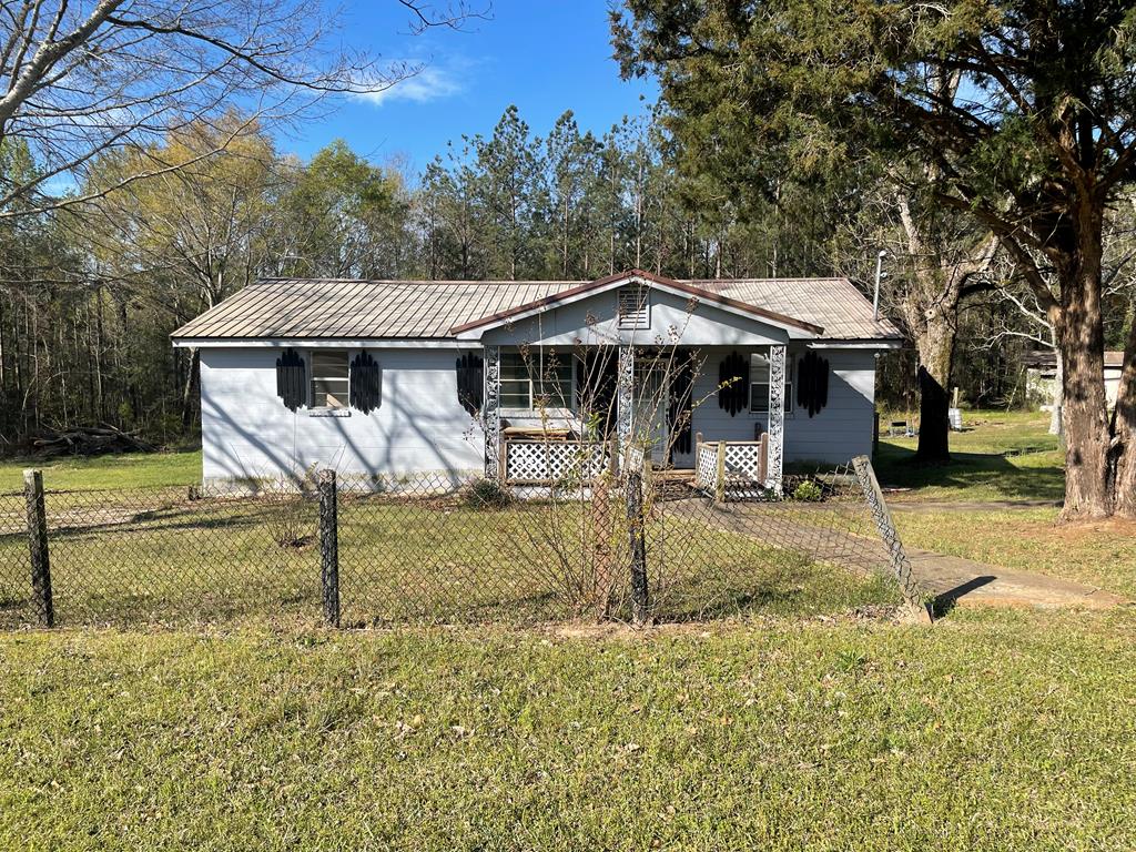 98 Battle Road Hurtsboro, AL 36860 - Photo 1 of 22 Main View