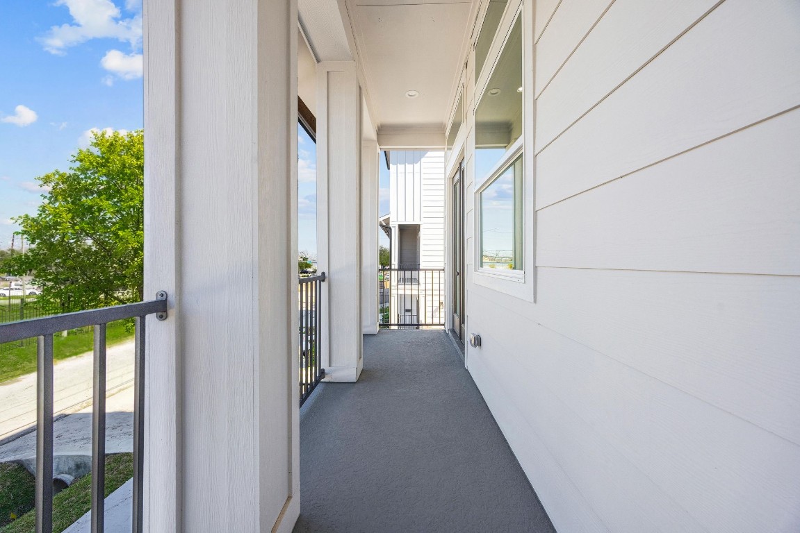 303 Marcella Street, Unit P Houston, TX 77091 - Photo 17 of 26 Another view of the large balcony.