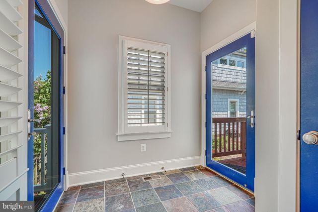 $1,550,000 | 2508 Terrett Avenue, Alexandria, VA 22301