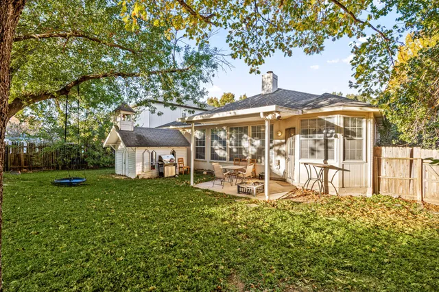 a house view with a outdoor space