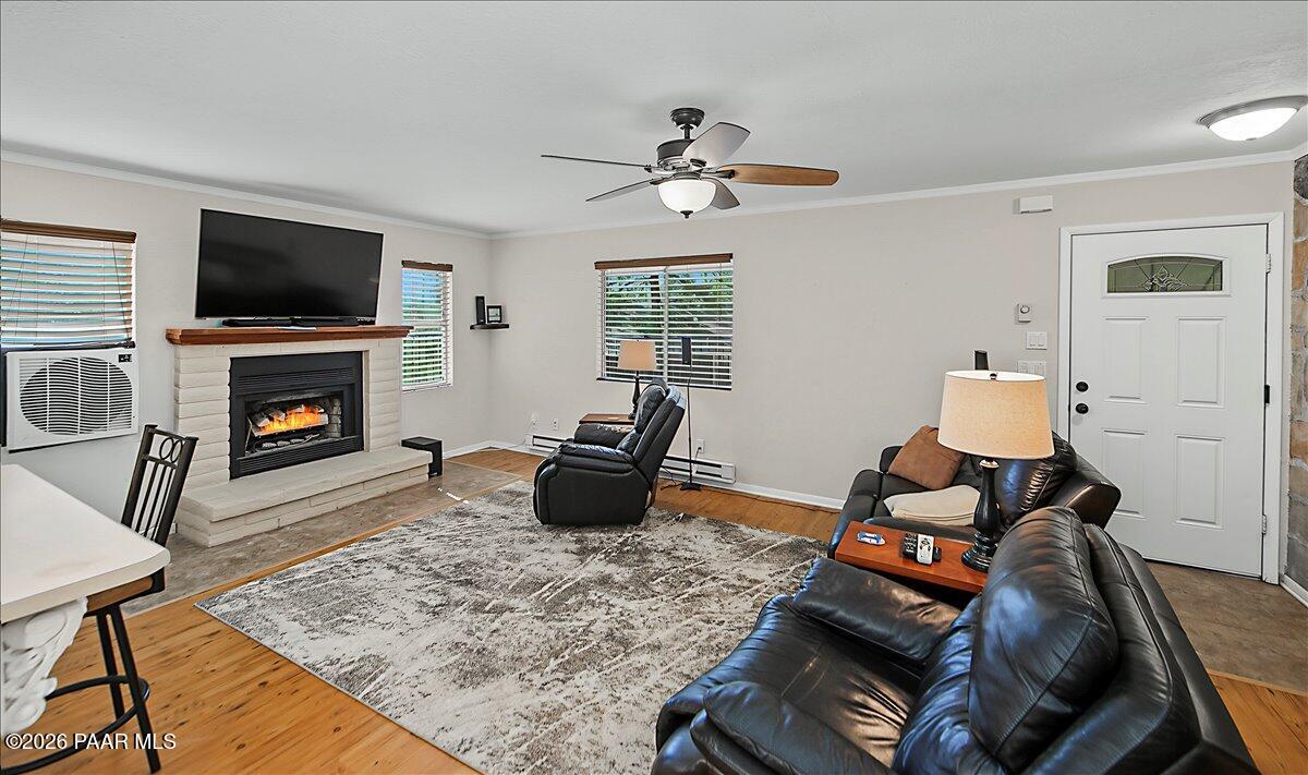 2521 West Copper Basin Road Prescott, AZ 86303 - Photo 4 of 30 04-Living Room