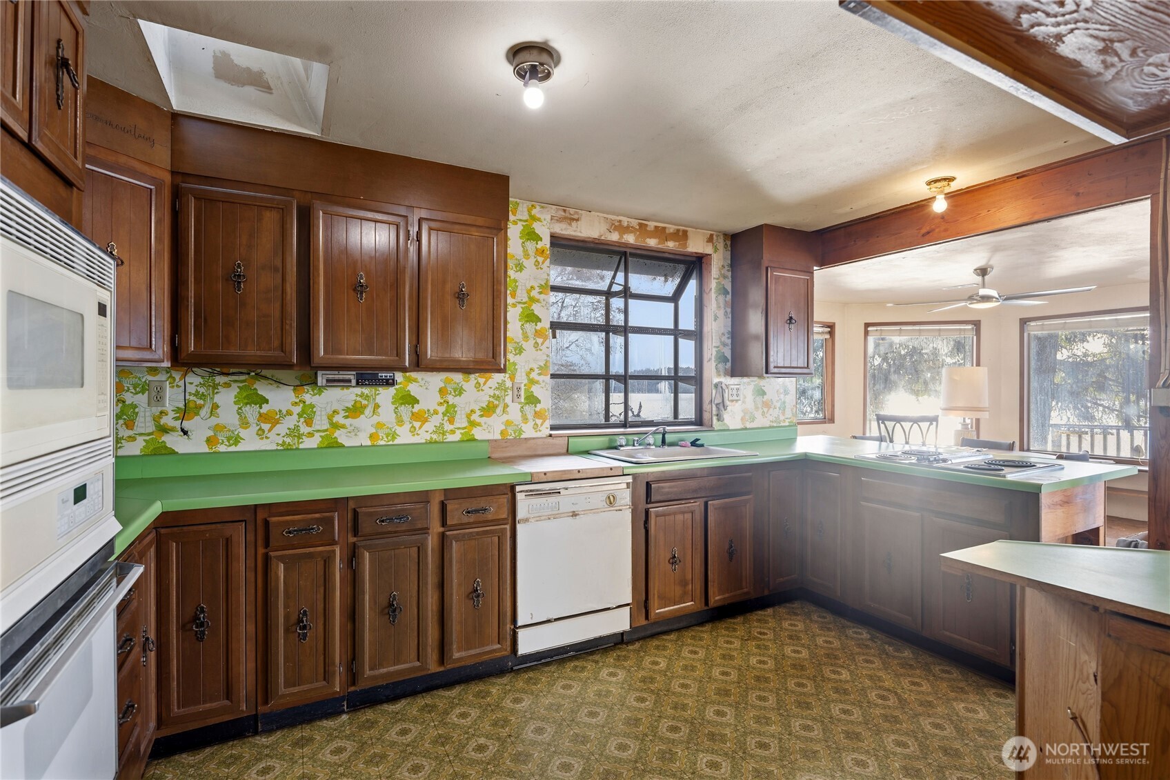 820 East Burgundy Road Shelton, WA 98584 - Photo 13 of 35
