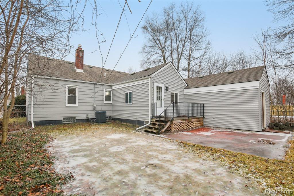 1591 Eaton Road Berkley, MI 48072 - Photo 24 of 32