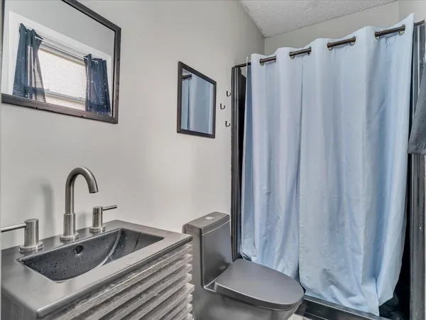 $199,000 | 1136 South County Line Road, Patrick Springs, VA 24133